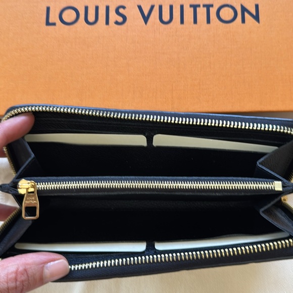 Louis Vuitton Black Clemente Empreinte Leather Wallet - Authentic - Picture 7 of 12